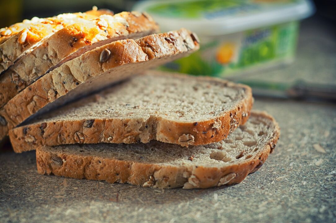 Le régime pour le groupe sanguin 4 vous permet d'inclure du pain complet dans votre alimentation. 